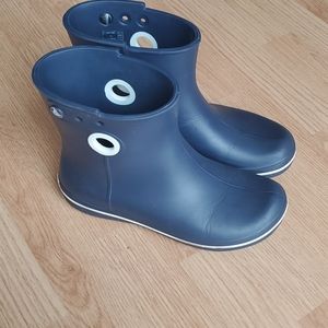 Croc rain booties💙